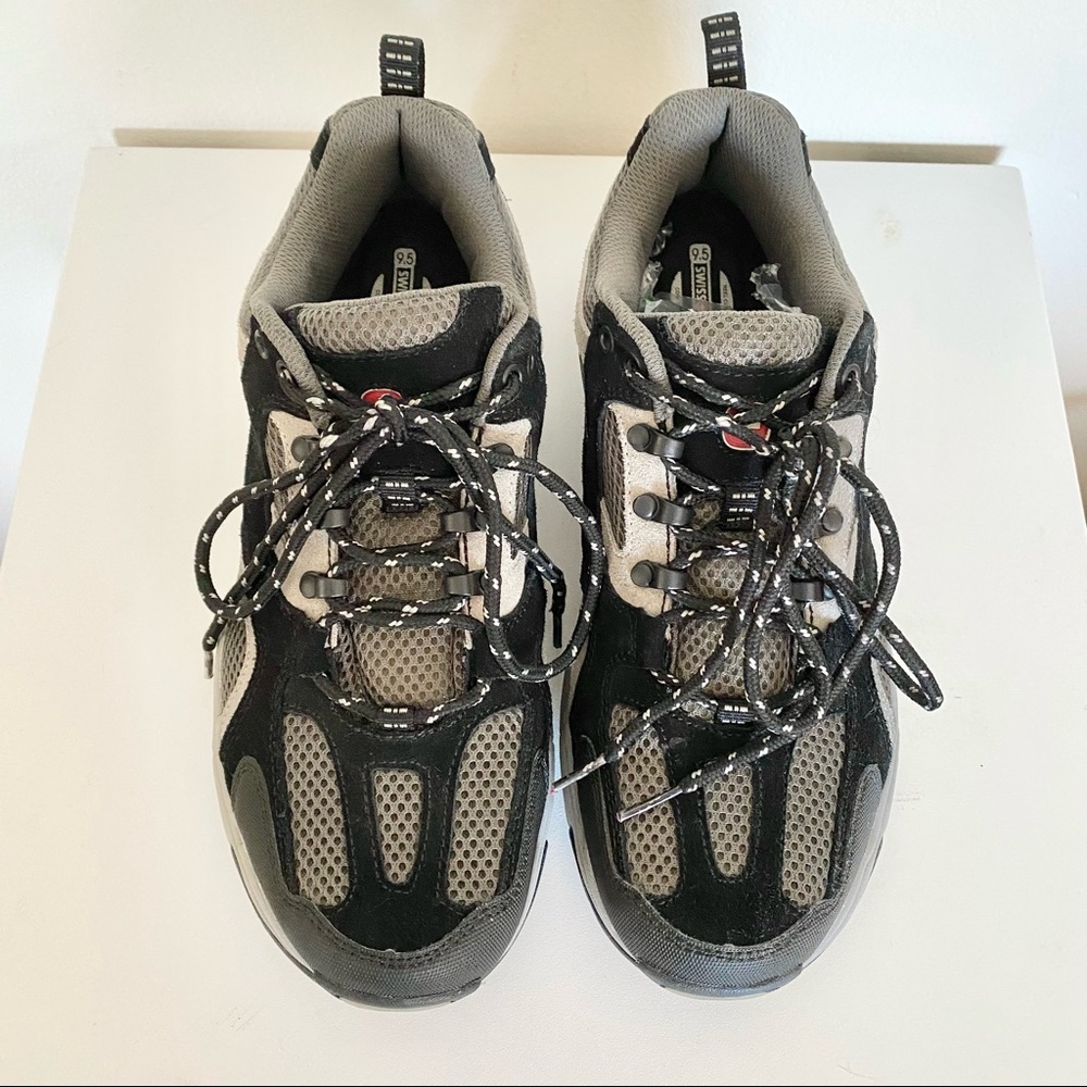 NWOT SwissGear Sneakers Size 9.5